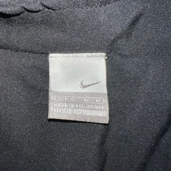Nike lightweight zip up jacket - Picture 3 of 3